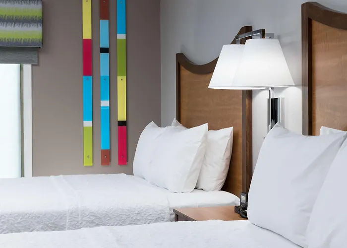 Hampton & Chicago North Shore Hotel Skokie