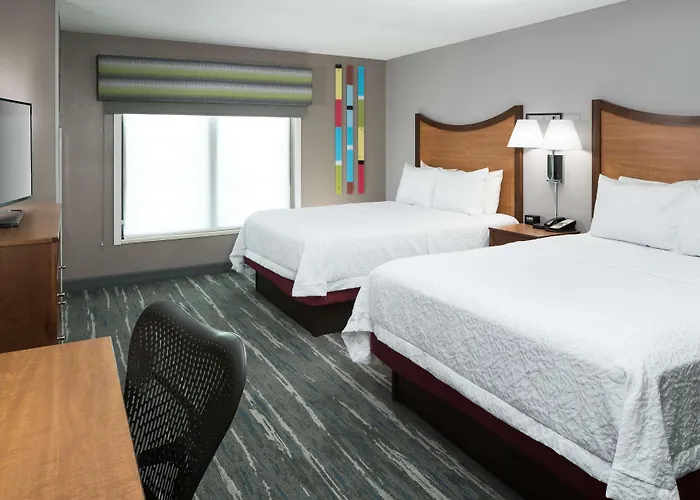 Hampton & Chicago North Shore 3*