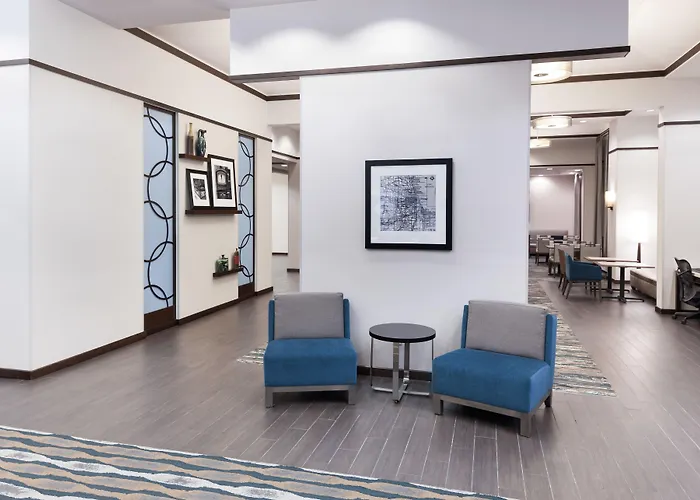 Hampton & Chicago North Shore 3* Skokie