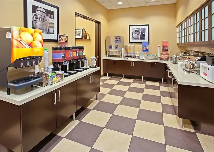 Hotel Hampton & Chicago North Shore 3*
