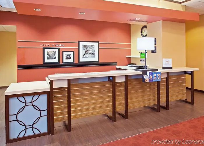 Hampton & Chicago North Shore Hotel 3*