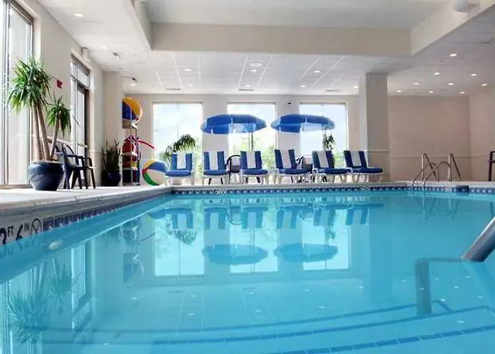 Hampton & Chicago North Shore Hotel 3*